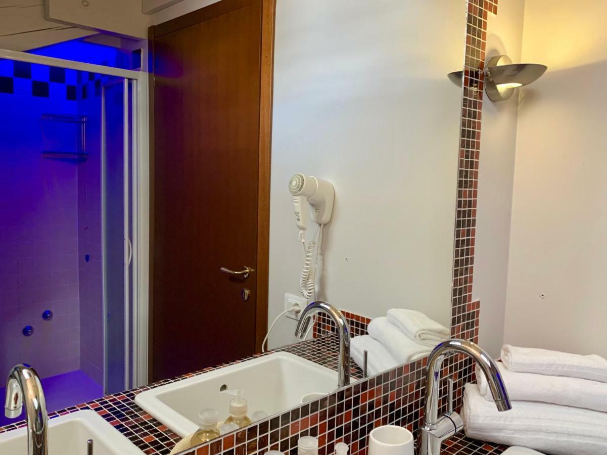 Porta Ronca - B&B, Suites & Apts Rho Luaran gambar